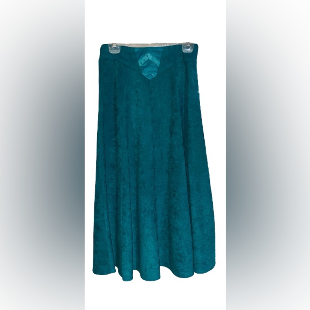 Vintage City girl, jacket/skirt suit Size 10 velveteen green.western style. - Picture 3 of 8